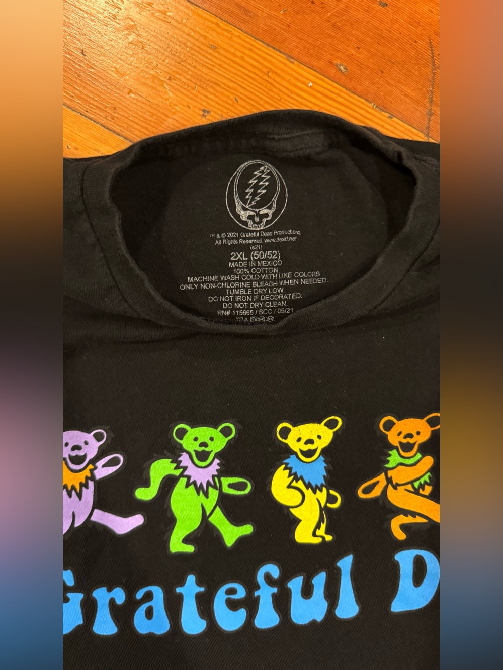 Grateful Dead Black Tee with Dancing Bears - Picture 4 of 4